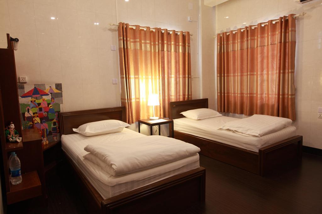 Four Rivers B&B Mandalay Esterno foto