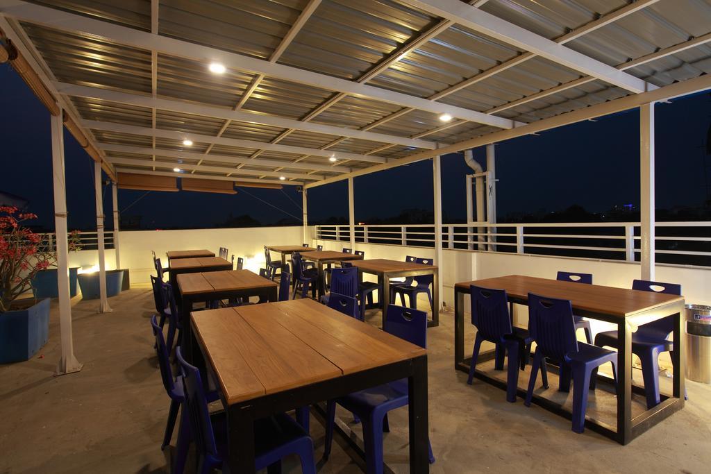 Four Rivers B&B Mandalay Esterno foto