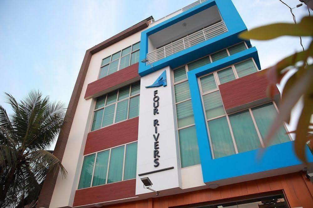Four Rivers B&B Mandalay Esterno foto